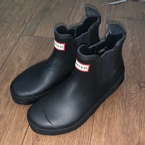 Hunter short Chelsea boots size 6